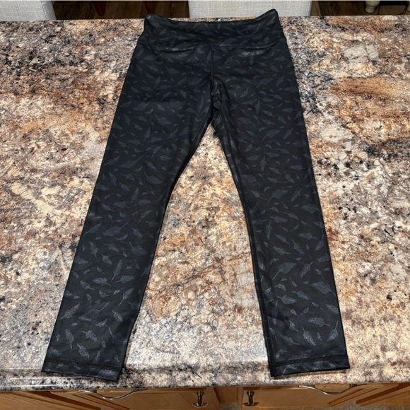 Women’s Zyia Black Patterned Leggings - Picture 2 of 5